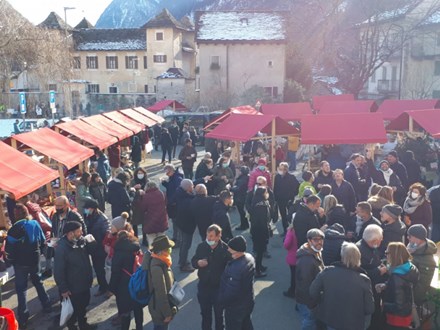 Mercato Natale Brione