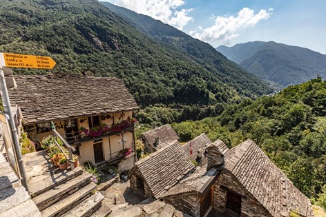Corippo Valle Verzasca 1 (© Ascona Locarno Tourism Foto Alessio Pizzicannella)
