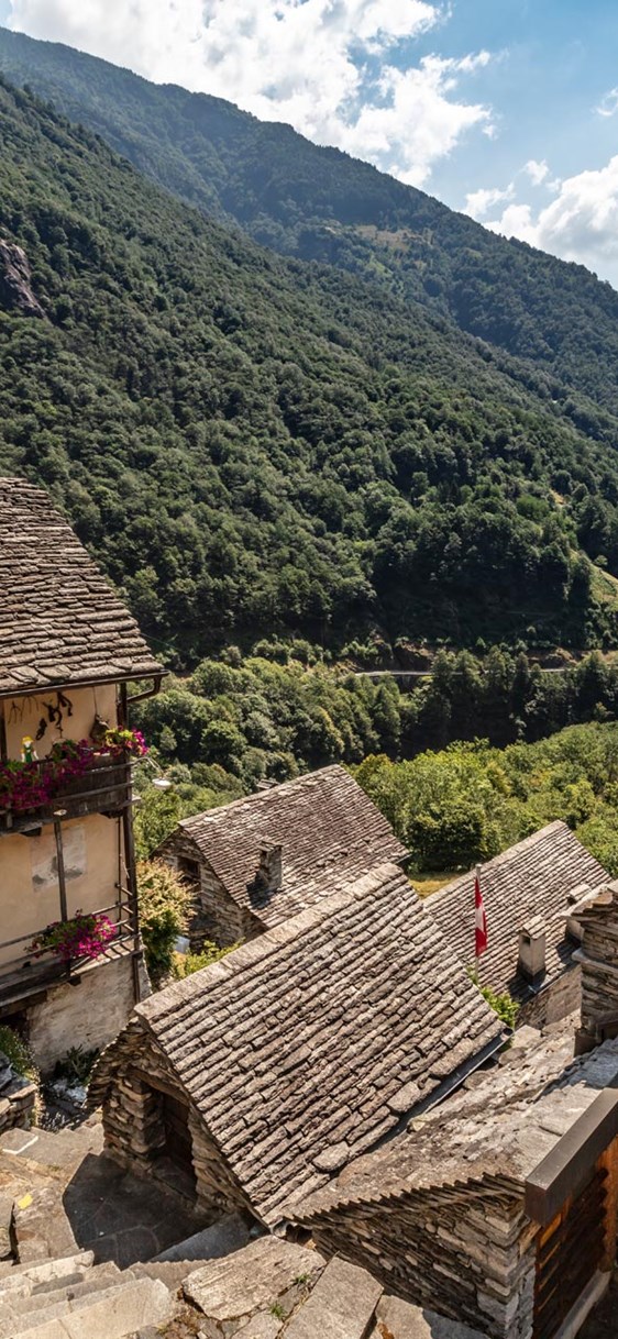 Corippo Valle Verzasca 1 (© Ascona Locarno Tourism Foto Alessio Pizzicannella)